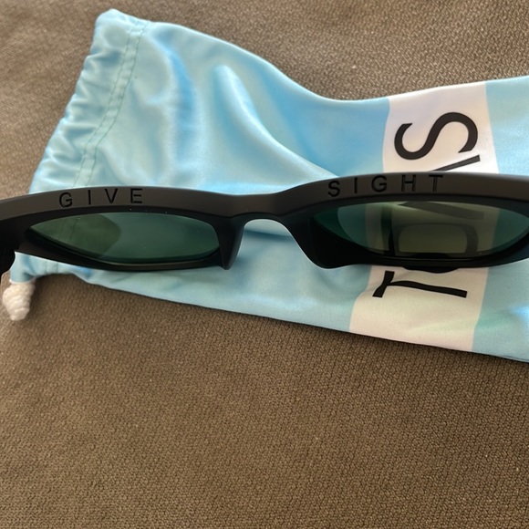 TOMS Cat Eye Sunglasses - Picture 5 of 8